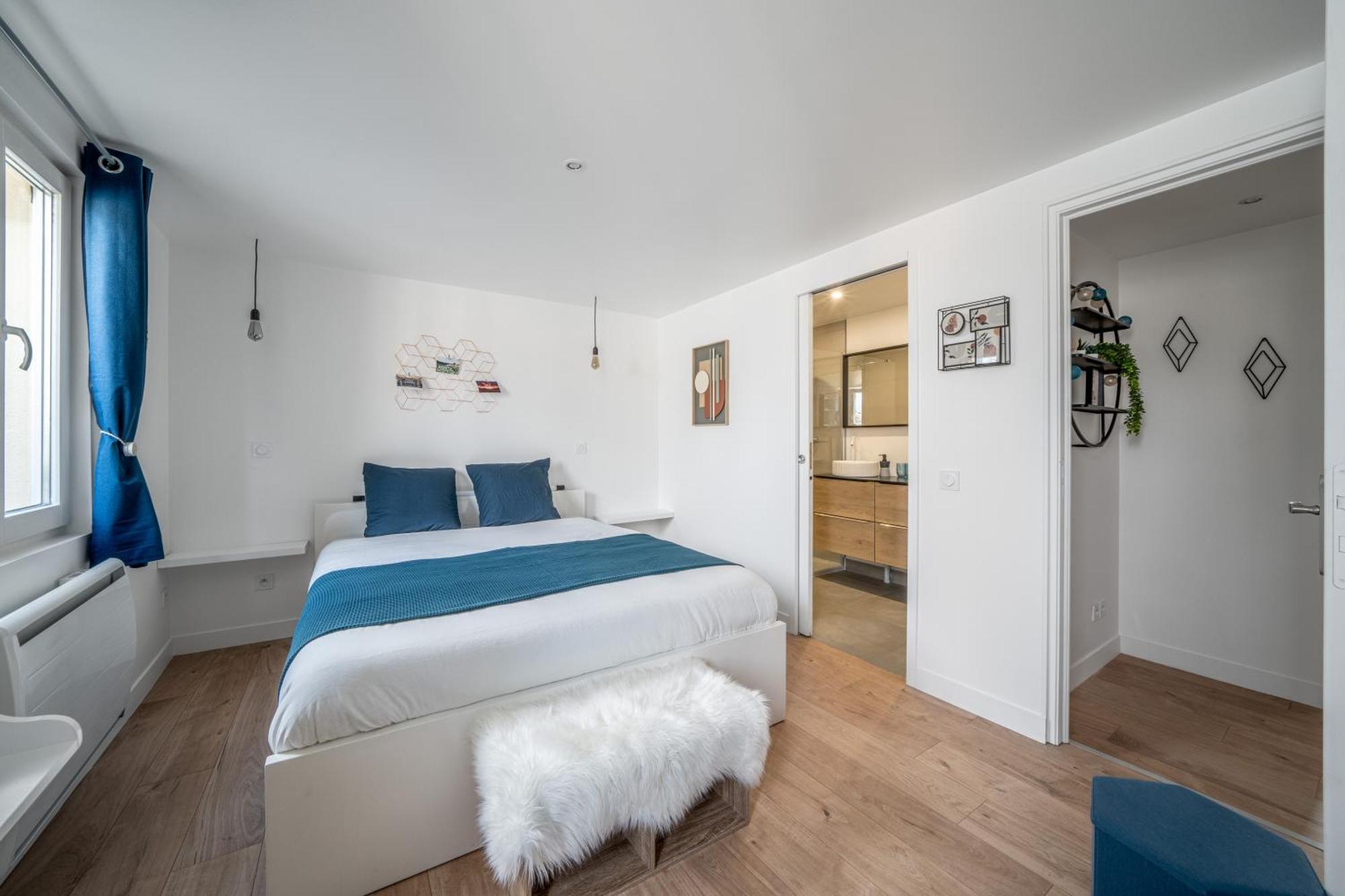 Le Versailles Soleil Classe 3 Etoiles Charme & Vue Chapelle Royale Exterior foto
