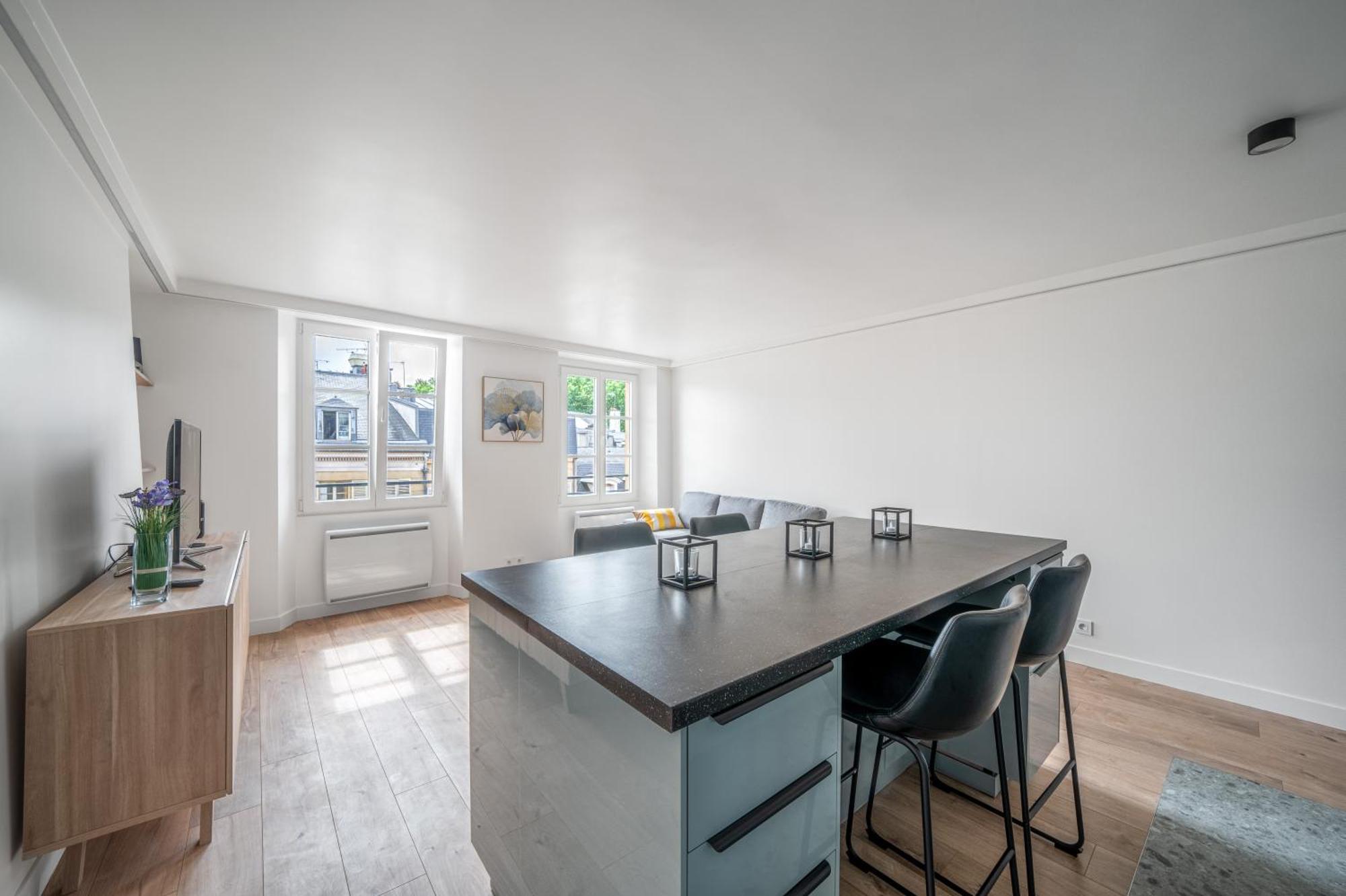 Le Versailles Soleil Classe 3 Etoiles Charme & Vue Chapelle Royale Exterior foto